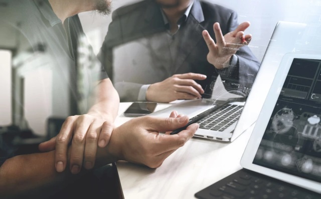 upologistes-antropoi-business