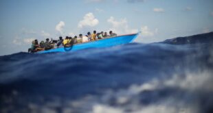 metanastes-prosfiges-thalassa-varka