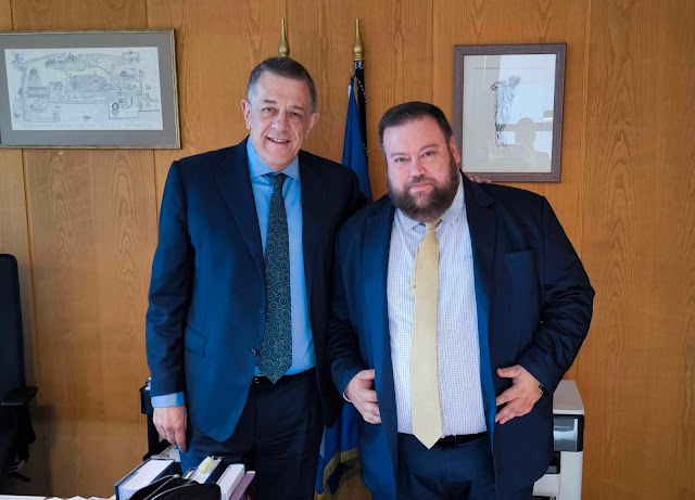 kyriakis_taxiaos