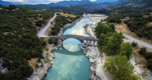 axeloos-gefyri-templas