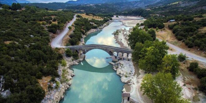 axeloos-gefyri-templas