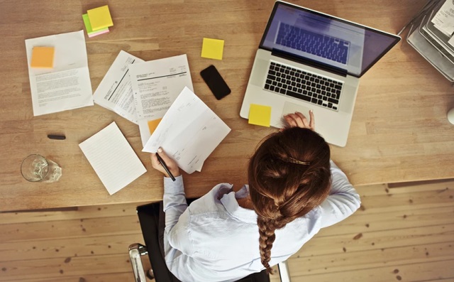 ergazomenos-ergasia-ipologistis