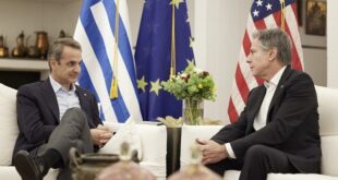 mplinken-mitsotakis-sinantisi