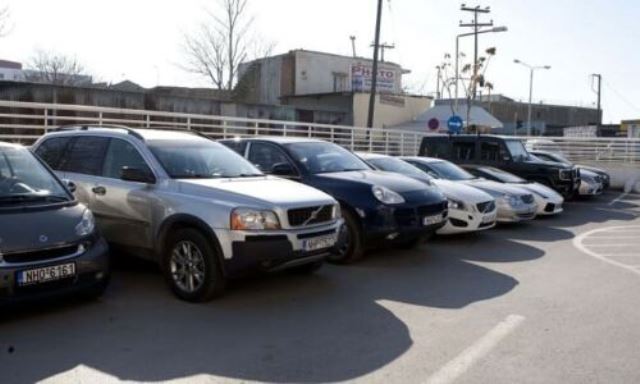 politeli-aftokinita-alvania