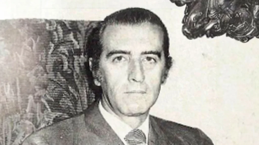 17N-nikos-momferatos