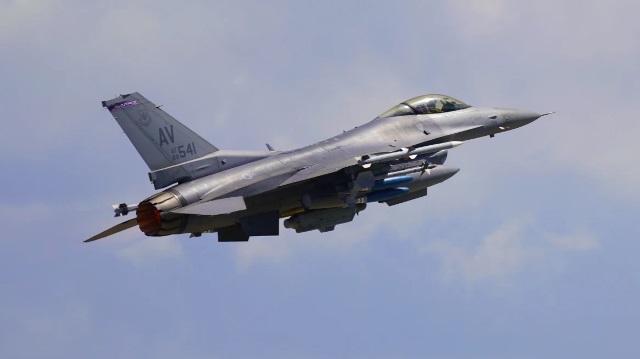 F-16-polemiki-aeroporia