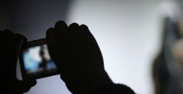 koinonika-diktia-via-anilikon-kinito