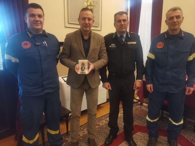 mpegkas-pirosvestiki-dimarxeio