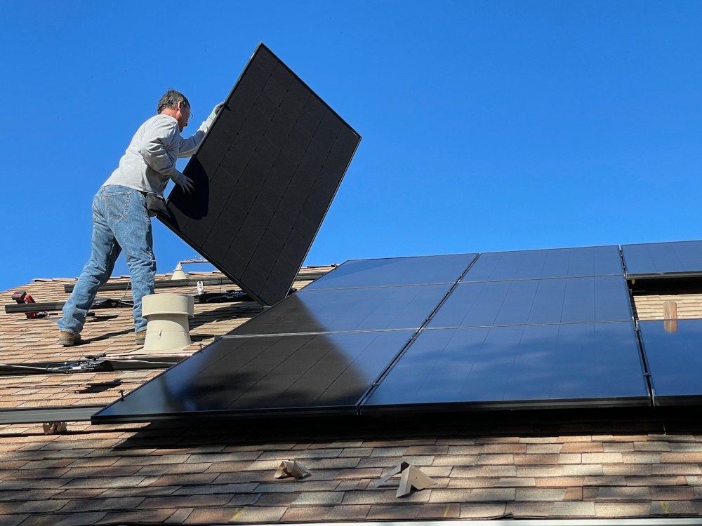 FOTOVOLTAIKA-PANEL-SPITI-SOLAR-PANELS