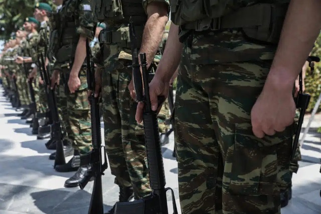 stratos-ellada-fantaroi