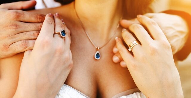 gynaika-kosmimata-phos-jewellery