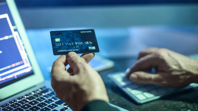 karta-upologistis-apati