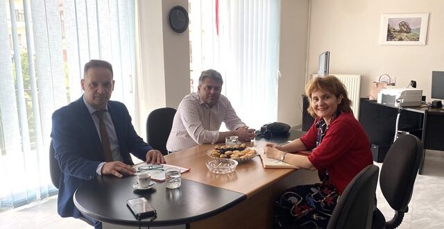 proksenos-alvanias-eksni