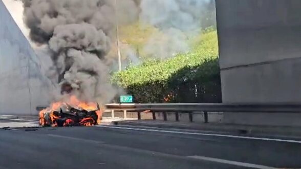 attiki_odos_supercar-fotia