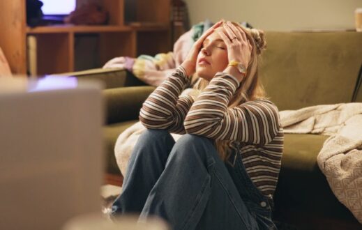 agxos-katastrofikes-skepseis-gynaika