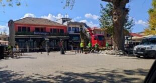 plateia-mavili-platania