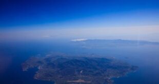 ellinika_nisia_aigaio_thalassa