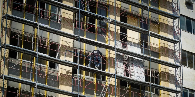 spiti-ktirio-exoikonomo-aytonomw-anakainisi