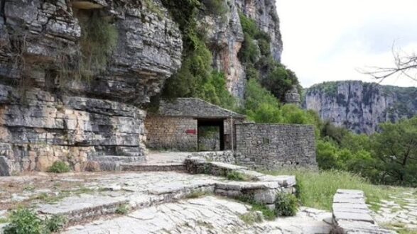 agia-paraskeui-monodentri