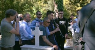 giromeri-klarino-nekrotafeio