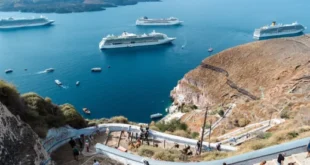 ploia-krouaziera_santorini2