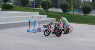 dimos-zitsas-podilata-paidia