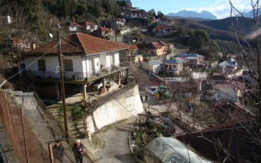 melissopetra-konitsas