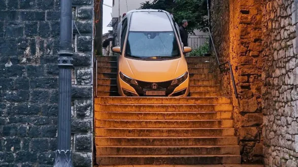 skalia-kastro-autokinito