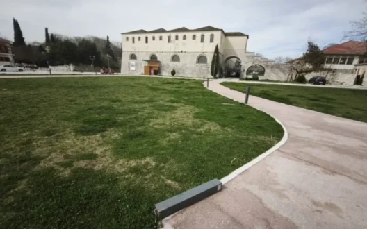 glikidon2-plateia-kastro