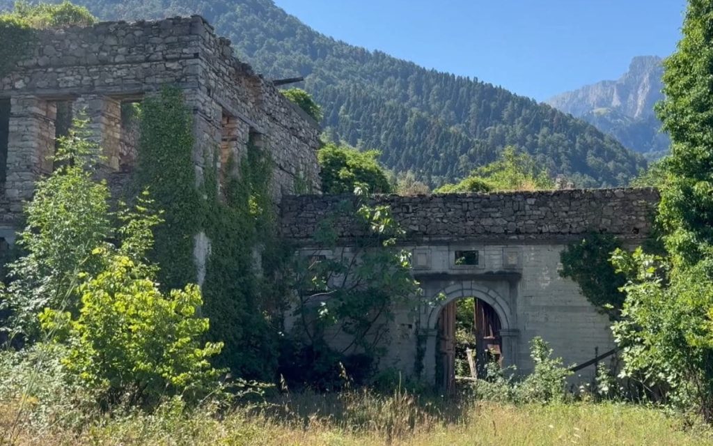 faik-oikia-konitsa